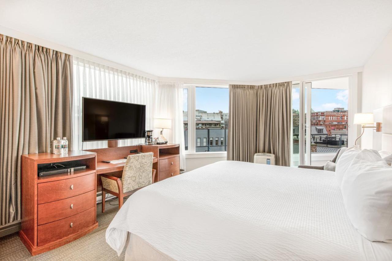 Victoria Regent Waterfront Hotel & Suites Dış mekan fotoğraf